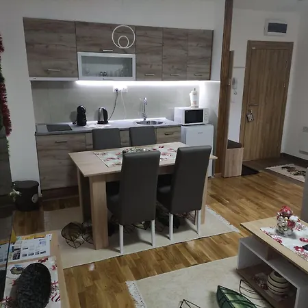 アパート Stefa ズラティボール